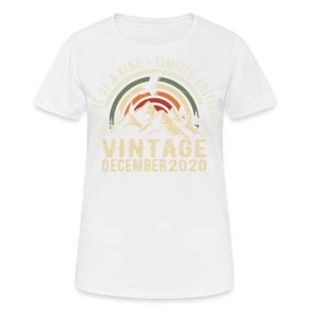 Dezember 2020 - Ausgezeichnet seit Dezember 2020 - Frauen T-Shirt atmungsaktiv - Weiß - Vorne - AI Model Female 172 dark (172cm)