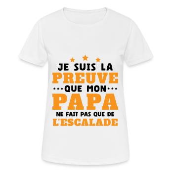 Preuve que papa ne fait pas que de l'escalade - T-shirt respirant Femme - blanc - Devant - AI Model Female 172 dark (172cm)