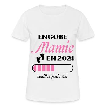 Encore Mamie 2024 Cadeau Future Grand Mère - T-shirt respirant Femme - blanc - Devant - AI Model Female 172 dark (172cm)
