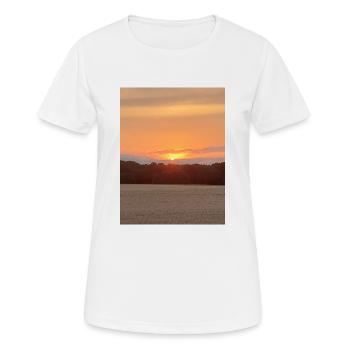Sunset - Frauen T-Shirt atmungsaktiv - Weiß - Vorne - AI Model Female 172 dark (172cm)