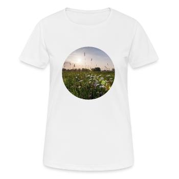 Landschaft mit Blumen im Sonnenlicht - Frauen T-Shirt atmungsaktiv - Weiß - Vorne - AI Model Female 172 dark (172cm)