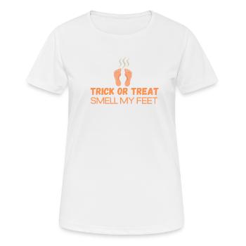 Trick or Treat Smell My Feet Halloween Humor - Frauen T-Shirt atmungsaktiv - Weiß - Vorne - AI Model Female 172 dark (172cm)