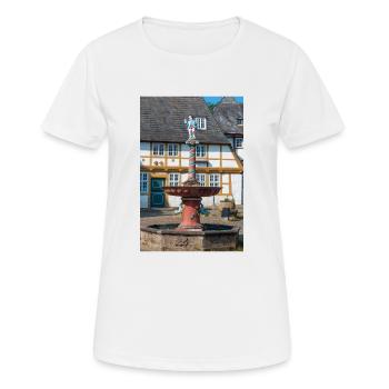 Brunnen auf historischem Marktplatz Goslar - Frauen T-Shirt atmungsaktiv - Weiß - Vorne - AI Model Female 172 dark (172cm)