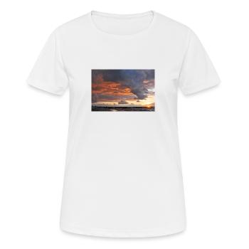 Wolkenformationen am Himmel - Frauen T-Shirt atmungsaktiv - Weiß - Vorne - AI Model Female 172 dark (172cm)
