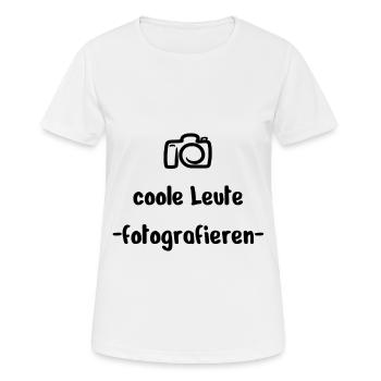 Fotografie - Frauen T-Shirt atmungsaktiv - Weiß - Vorne - AI Model Female 172 dark (172cm)