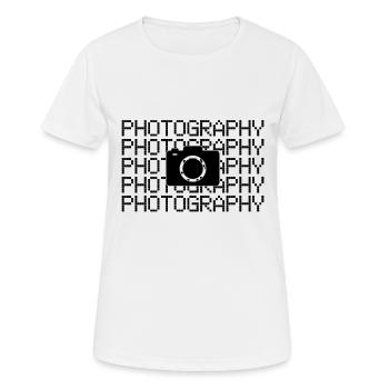 Fotografie - Frauen T-Shirt atmungsaktiv - Weiß - Vorne - AI Model Female 172 dark (172cm)