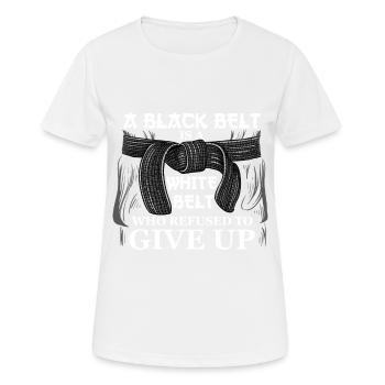 Arts martiens une ceinture noire est une ceinture blanche karaté - T-shirt respirant Femme - blanc - Devant - AI Model Female 172 dark (172cm)