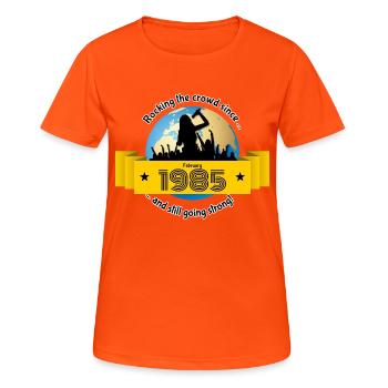 40. Geburtstag Rocking the crowd since 02/1985 - Frauen T-Shirt atmungsaktiv - Neonorange - Vorne - AI Model Female 172 dark (172cm)