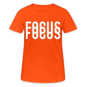 Focus - focus - T-shirt respirant Femme - orange néon - Devant - AI Model Female 172 dark (172cm)
