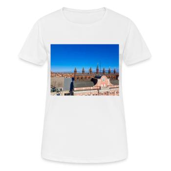 Rostocker Skyline und Altstadt hinter dem Rathaus - Frauen T-Shirt atmungsaktiv - Weiß - Vorne - AI Model Female 172 dark (172cm)