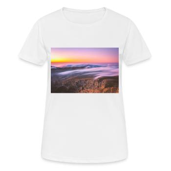 Epischer Sonnenaufgang vom Gipfel des Olymp - Frauen T-Shirt atmungsaktiv - Weiß - Vorne - AI Model Female 172 dark (172cm)