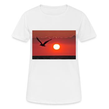 Abendrot mit Möwe - Frauen T-Shirt atmungsaktiv - Weiß - Vorne - AI Model Female 172 dark (172cm)
