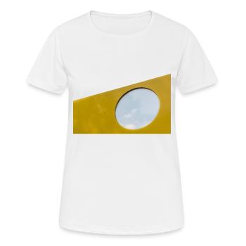 Das Loch in der gelben Wand und der blaue Himmel - Frauen T-Shirt atmungsaktiv - Weiß - Vorne - AI Model Female 172 dark (172cm)