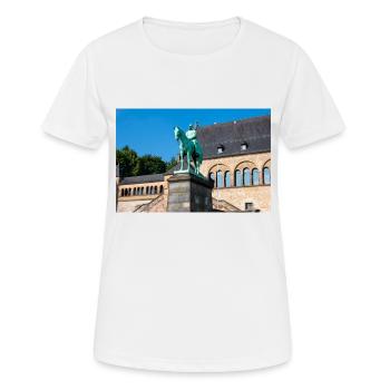 Reiterstandbild Wilhelms I. in der Kaiserpfalz - Frauen T-Shirt atmungsaktiv - Weiß - Vorne - AI Model Female 172 dark (172cm)