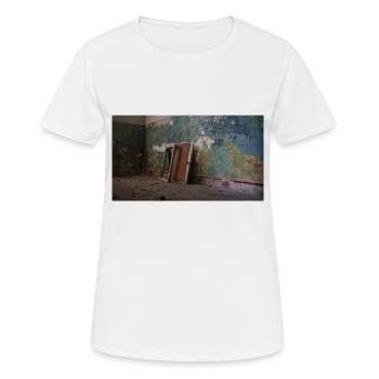 Urbex Photographie | Châssis de fenêtres en ruines d’usine - T-shirt respirant Femme - blanc - Devant - AI Model Female 172 dark (172cm)