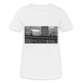 Caché derrière une vitre - T-shirt respirant Femme - blanc - Devant - AI Model Female 172 dark (172cm)