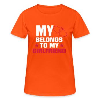 MEIN HERZ GEHÖRT MEINER FREUNDIN! - Frauen T-Shirt atmungsaktiv - Neonorange - Vorne - AI Model Female 172 dark (172cm)