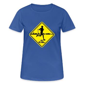 Marathon Roadsign Berlin - Frauen T-Shirt atmungsaktiv - Royalblau - Vorne - AI Model Female 172 light (172cm)