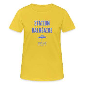 station balnéaire bleue méditerranée - T-shirt respirant Femme - jaune soleil - Devant - AI Model Female 172 dark (172cm)