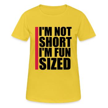 Pas court taille amusante - T-shirt respirant Femme - jaune soleil - Devant - AI Model Female 172 dark (172cm)
