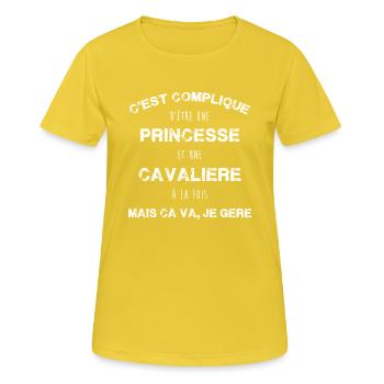 C est compliqué d'être une princesse et cavalière - T-shirt respirant Femme - jaune soleil - Devant - AI Model Female 172 dark (172cm)