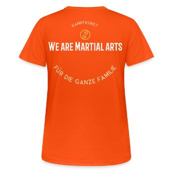 Nous sommes une famille d’arts martiaux - T-shirt respirant Femme - orange néon - Dos - AI Model Female 172 dark (172cm)