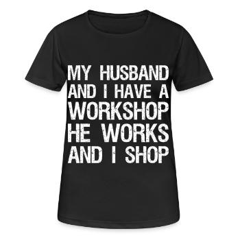 mon mari et moi avons un atelier, il travaille et moi - T-shirt respirant Femme - noir - Devant - AI Model Female 172 light (172cm)