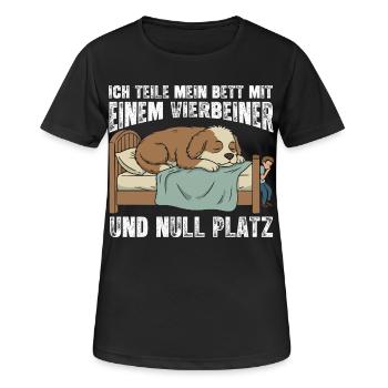 Hund als Bettmitbewohner - Frauen T-Shirt atmungsaktiv - Schwarz - Vorne - AI Model Female 172 light (172cm)
