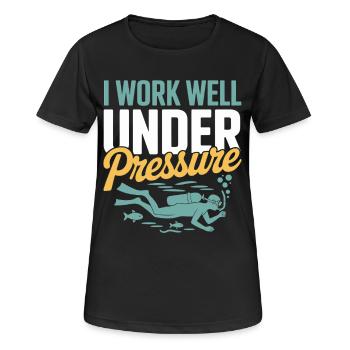 Taucher : Je fonctionne bien sous pression - T-shirt respirant Femme - noir - Devant - AI Model Female 172 light (172cm)