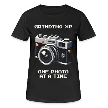 XP grinden | Foto für Foto besser, Fotografie - Frauen T-Shirt atmungsaktiv - Schwarz - Vorne - AI Model Female 172 light (172cm)