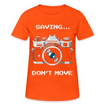 Sauvegarder, ne pas bouger | Exposition longue - T-shirt respirant Femme - orange néon - Devant - AI Model Female 172 dark (172cm)