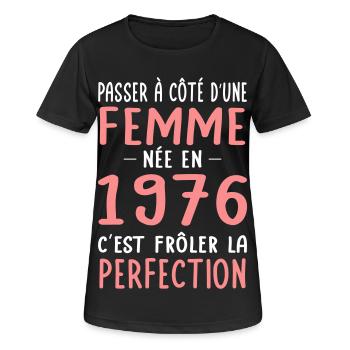 Née en 1976 – Frôler la perfection  - T-shirt respirant Femme - noir - Devant - AI Model Female 172 light (172cm)