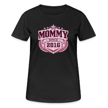 Mama seit 2016 – Stolze neue Mama Design - Frauen T-Shirt atmungsaktiv - Schwarz - Vorne - AI Model Female 172 light (172cm)