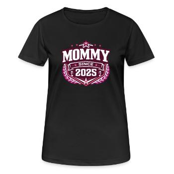 Mama seit 2025 – Stolze neue Mama Design - Frauen T-Shirt atmungsaktiv - Schwarz - Vorne - AI Model Female 172 light (172cm)