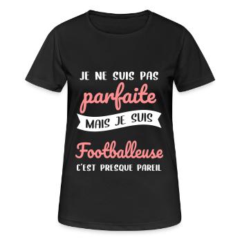 Je ne suis pas parfaite mais je suis footballeuse - T-shirt respirant Femme - noir - Devant - AI Model Female 172 light (172cm)