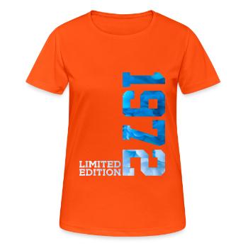54E ANNIVERSAIRE ÉDITION LIMITÉE 1972 - T-shirt respirant Femme - orange néon - Devant - AI Model Female 172 dark (172cm)