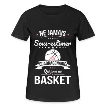 Sous-estimer une quadragénaire qui joue au basket - T-shirt respirant Femme - noir - Devant - AI Model Female 172 light (172cm)