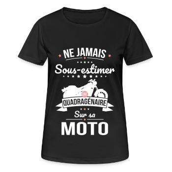Sous-estimer une quadragénaire sur sa moto - T-shirt respirant Femme - noir - Devant - AI Model Female 172 light (172cm)