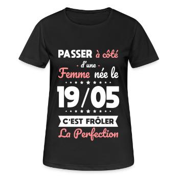 Anniversaire - Née le 19 Mai Frôler perfection - T-shirt respirant Femme - noir - Devant - AI Model Female 172 light (172cm)