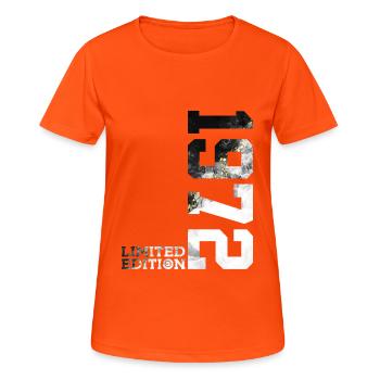 54E ANNIVERSAIRE ÉDITION LIMITÉE 1972 - T-shirt respirant Femme - orange néon - Devant - AI Model Female 172 dark (172cm)