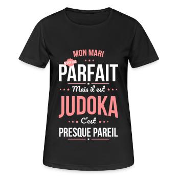Mon mari n'est pas parfait mais il est judoka - T-shirt respirant Femme - noir - Devant - AI Model Female 172 light (172cm)