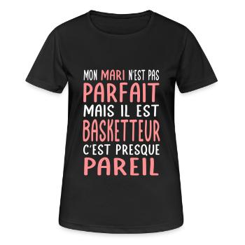 Mein Mann ist nicht perfekt, aber er ist Basketballspieler - Frauen T-Shirt atmungsaktiv - Schwarz - Vorne - AI Model Female 172 light (172cm)