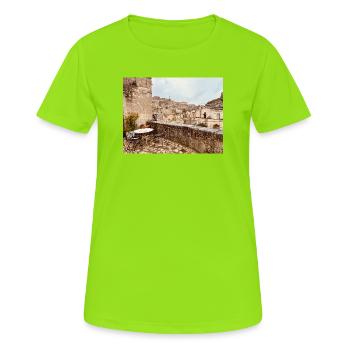 Terrasse dans un village de pierre - T-shirt respirant Femme - vert néon - Devant - AI Model Female 172 dark (172cm)