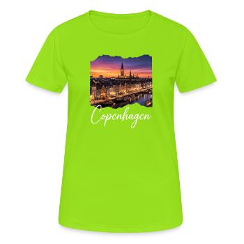 Kopenhagen Abendlicht Hafenpanorama - Frauen T-Shirt atmungsaktiv - Neongrün - Vorne - AI Model Female 172 dark (172cm)