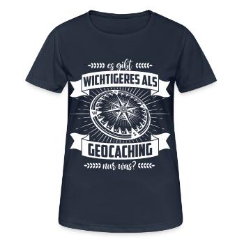 Geocaching T-Shirt Es gibt Wichtigeres als - Frauen T-Shirt atmungsaktiv - Dunkelnavy - Vorne - AI Model Female 172 light (172cm)