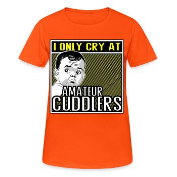 Je ne pleure que pour les câlins amateurs - T-shirt respirant Femme - orange néon - Devant - AI Model Female 172 dark (172cm)