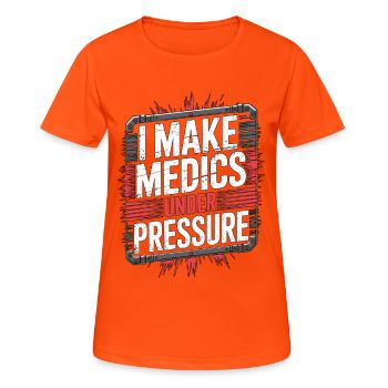 Paramédic : Je suis secouriste sous les services d’urgence - T-shirt respirant Femme - orange néon - Devant - AI Model Female 172 dark (172cm)