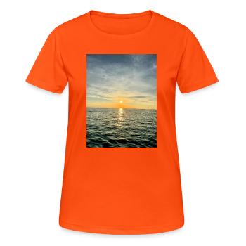 Coucher de soleil au bord de la mer Atmosphère du soir - T-shirt respirant Femme - orange néon - Devant - AI Model Female 172 dark (172cm)