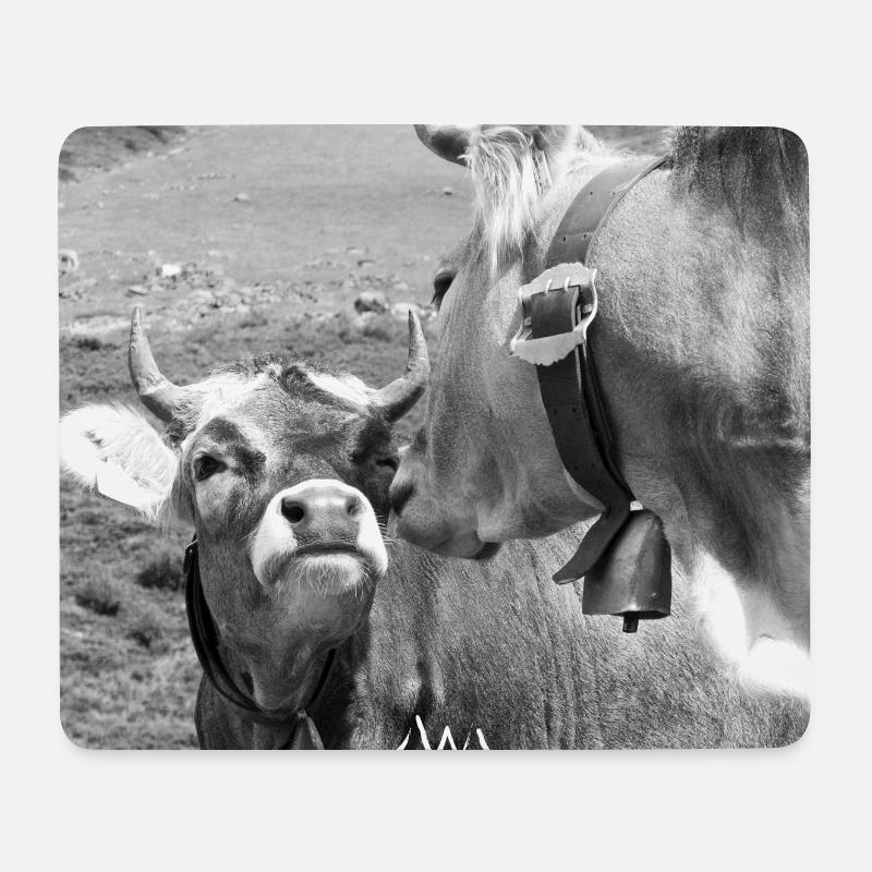 Zwei schmusende Kühe in schwarzweiß - Mousepad (Querformat) - Weiß