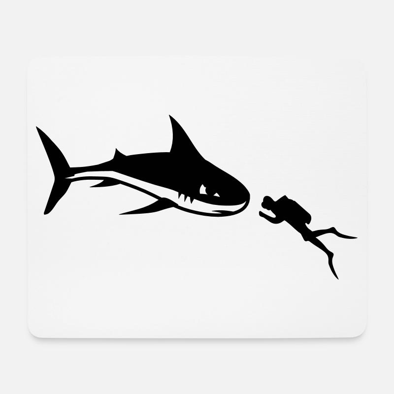 Hai und Taucher - Mousepad (Querformat) - Weiß